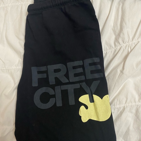 Free City Sweatpants - Picture 2 of 3